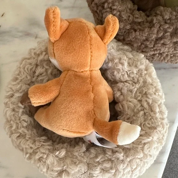 Jellycat hibernating Fox- retired! - Picture 4 of 6